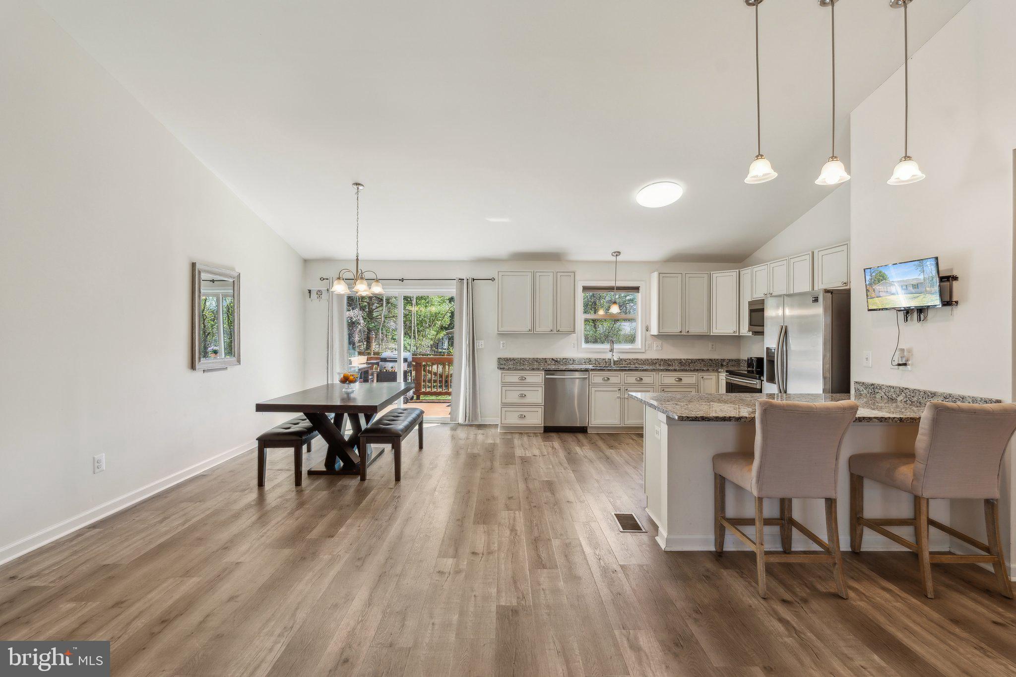 LAKE CAROLINE - Residential