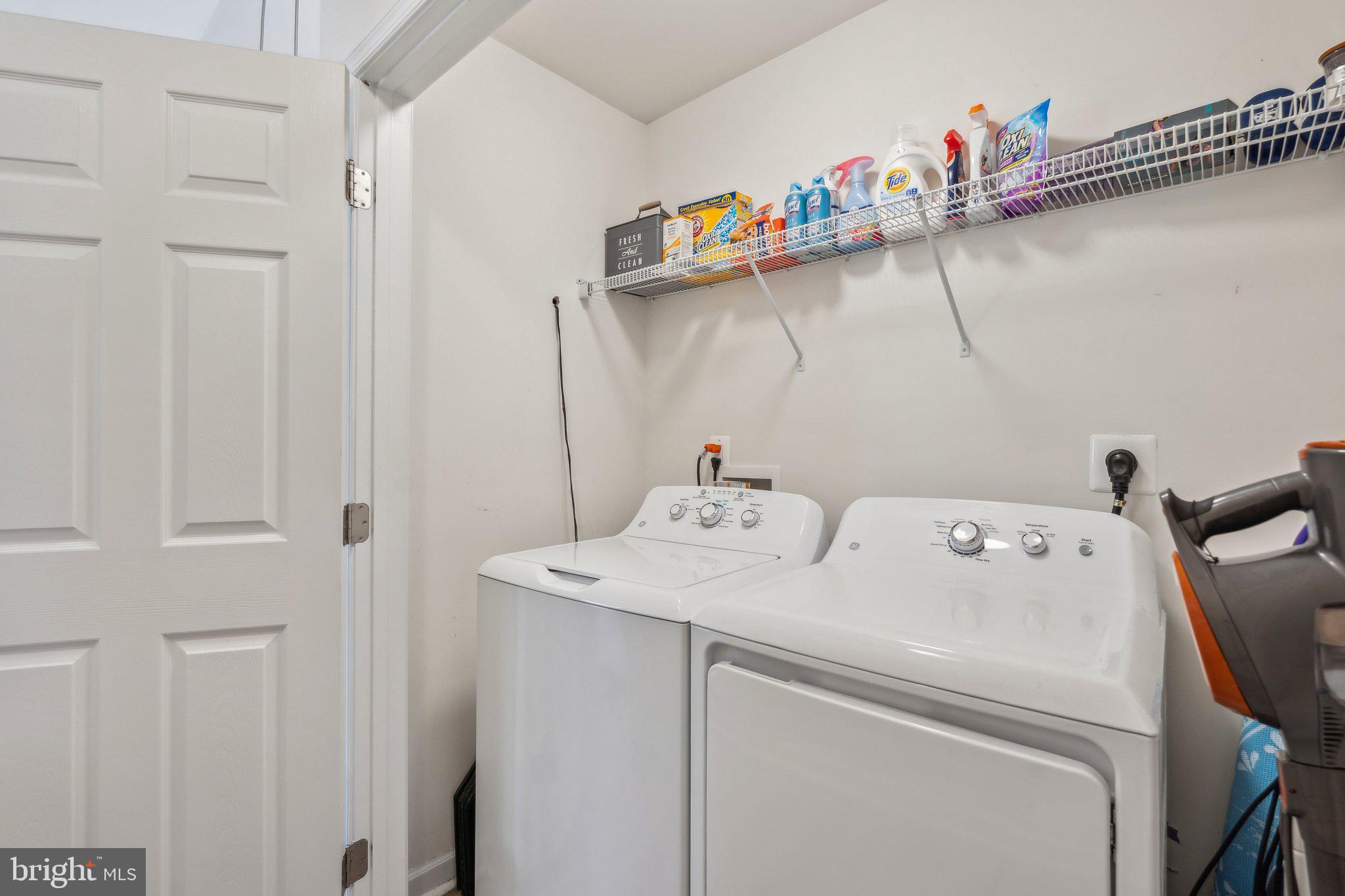 LAKE CAROLINE - Residential