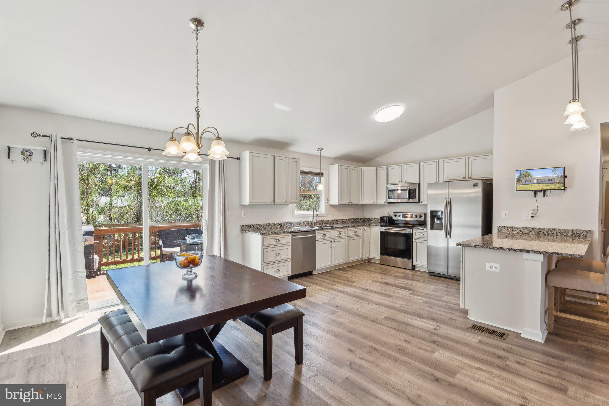 LAKE CAROLINE - Residential