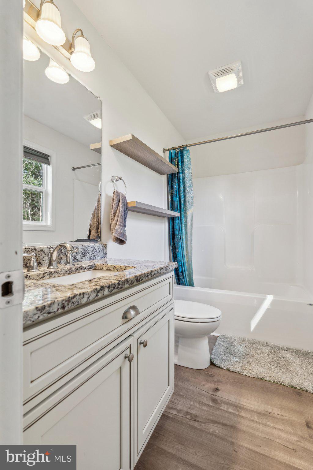 LAKE CAROLINE - Residential