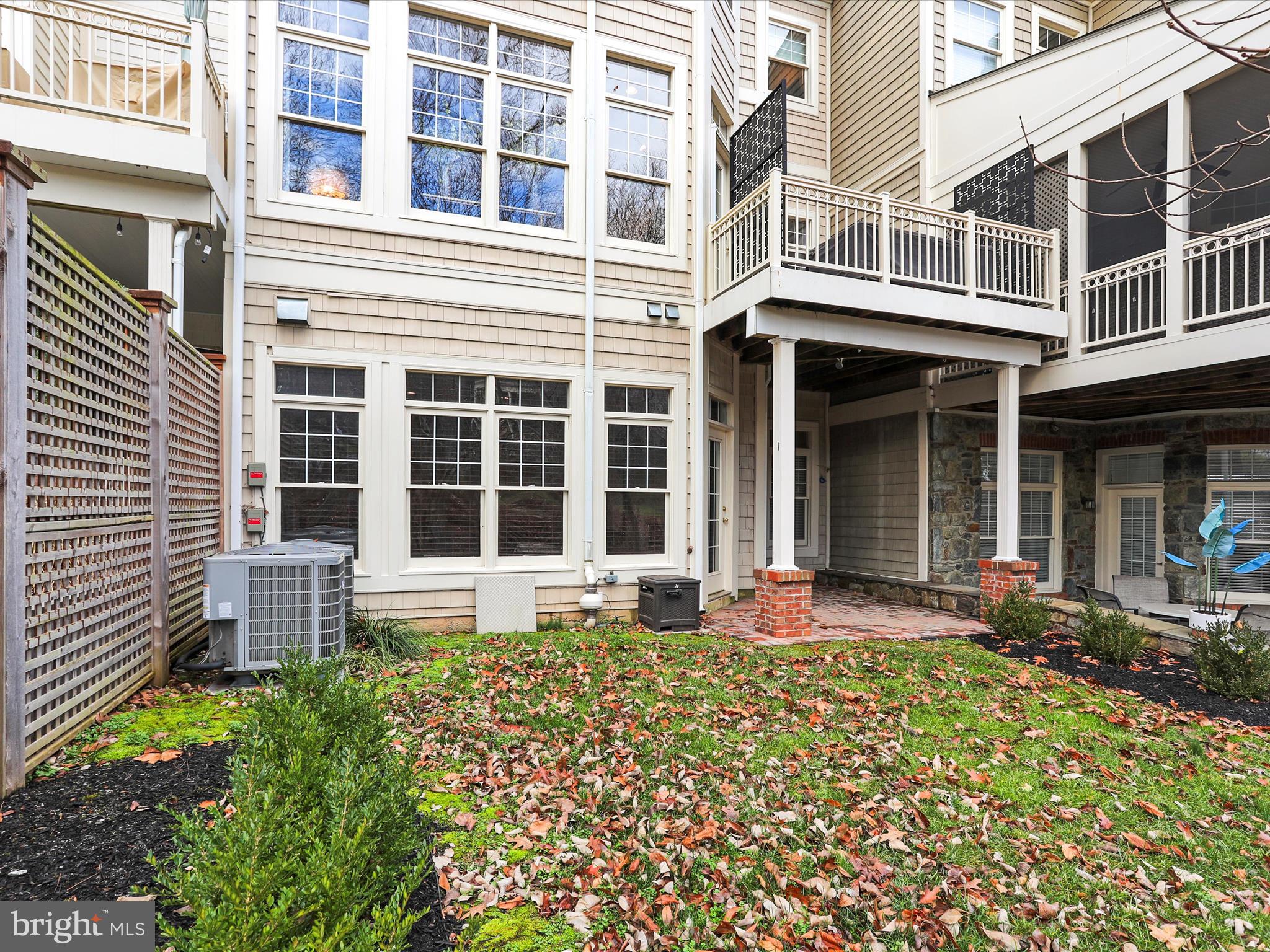 RIVER CREEK - Residential