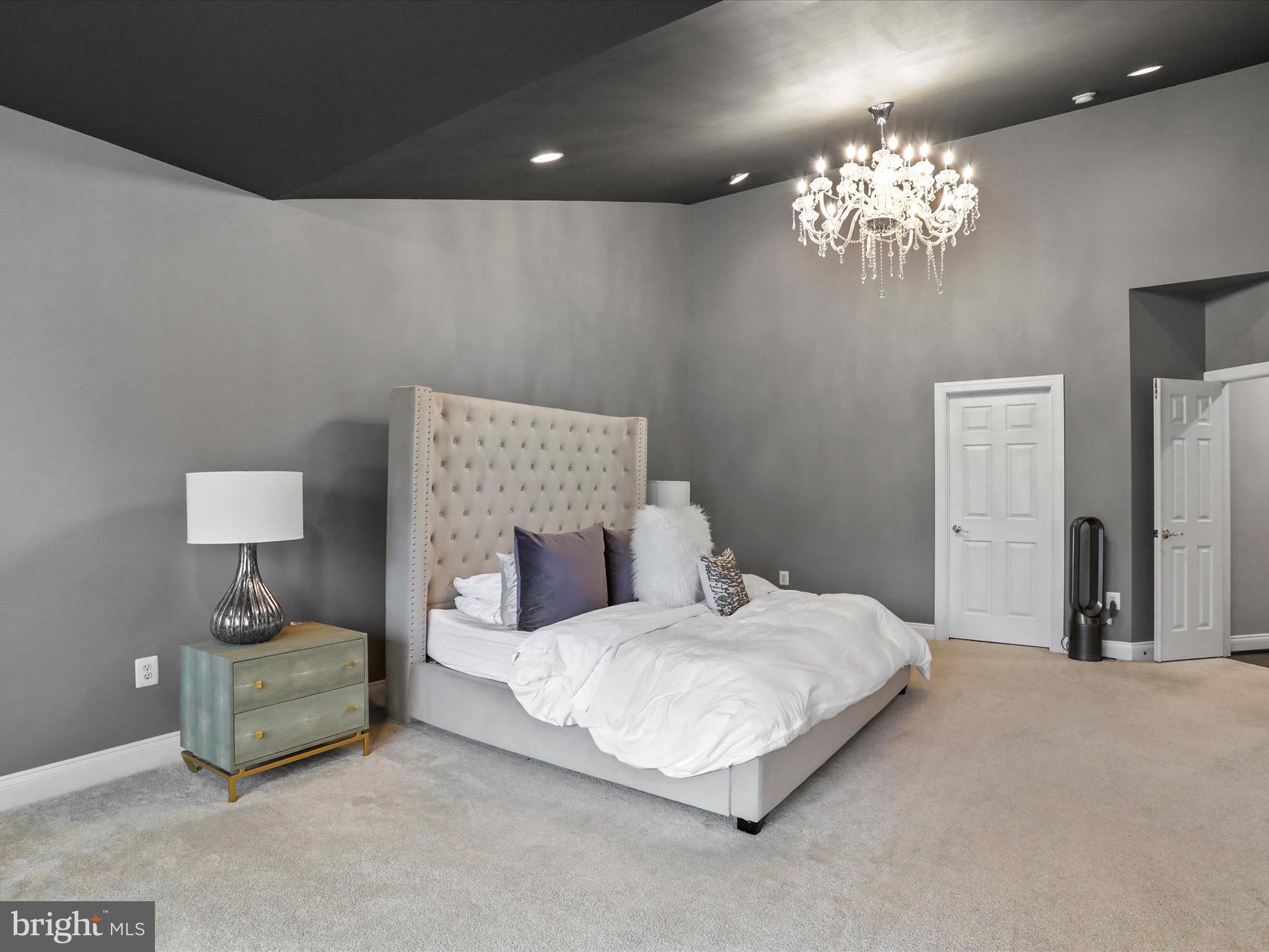 RIVER CREEK - Residential