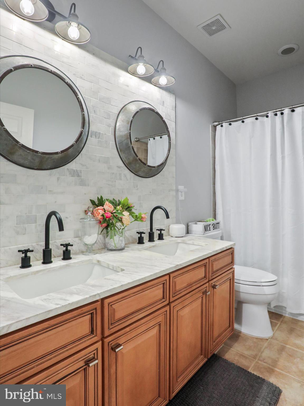 RIVER CREEK - Residential