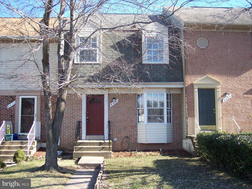 Updated 3BR / 2.5 BA, 3 level TH. Remodeled baths & kit w/ laminate flrs. New light fixtures & ceiling fan. New carpet throughout. Spacious lower level w/ family rm, lg storage/utility rm., & full size W/D. Walkout basement to private/fenced back yard w/ brick patio and newly refinished wooden deck. Ideal for entertaining or relaxing at the end of a long day. Wired w/ Verizon Fios. Good cred req'd