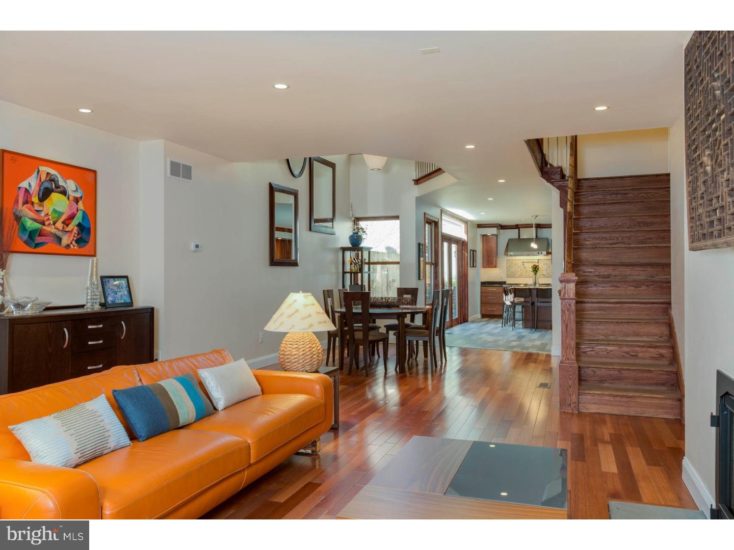 QUEEN VILLAGE - Residential