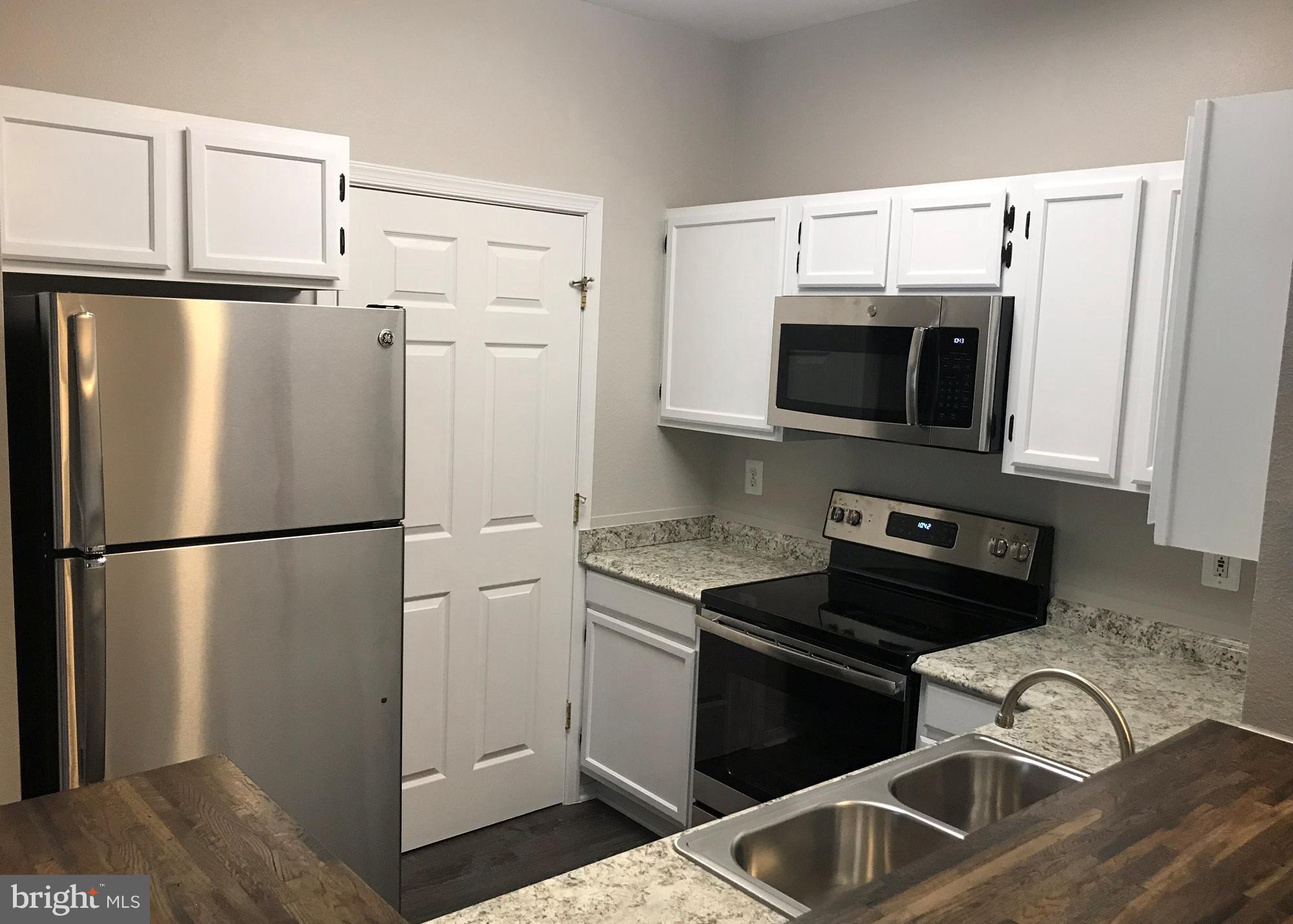 GATES OF MCLEAN - Residential