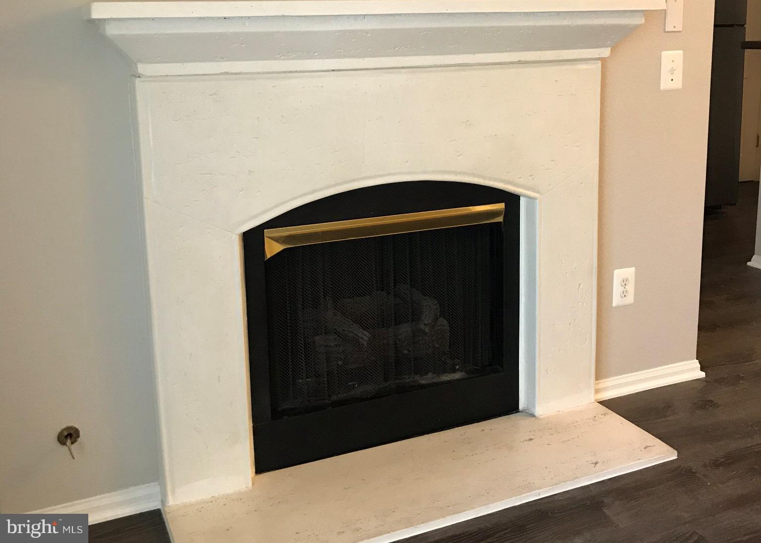 GATES OF MCLEAN - Residential