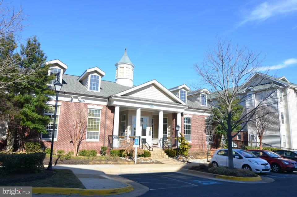 GATES OF MCLEAN - Residential