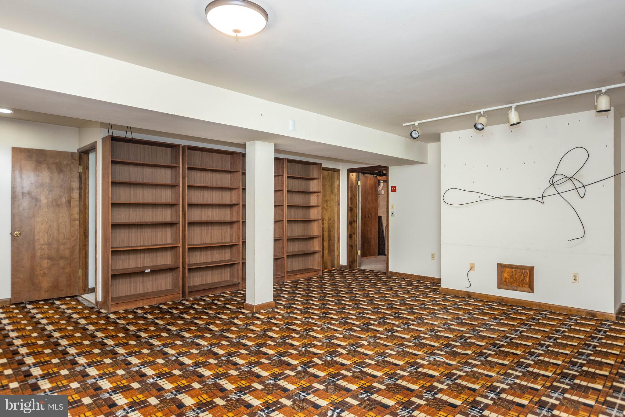 CHESTNUT RIDGE - Residential