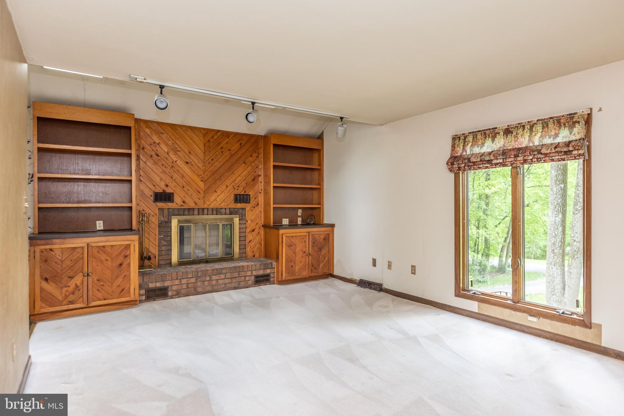 CHESTNUT RIDGE - Residential