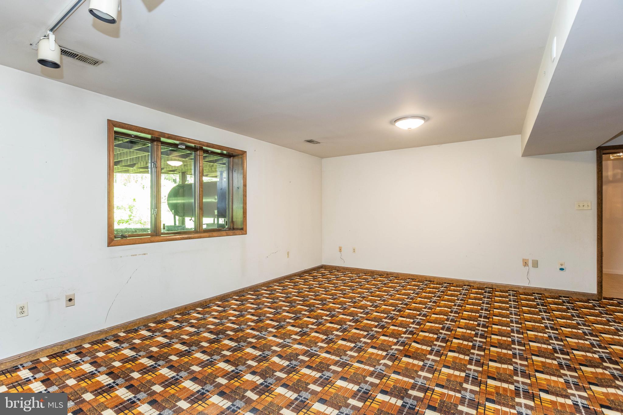 CHESTNUT RIDGE - Residential