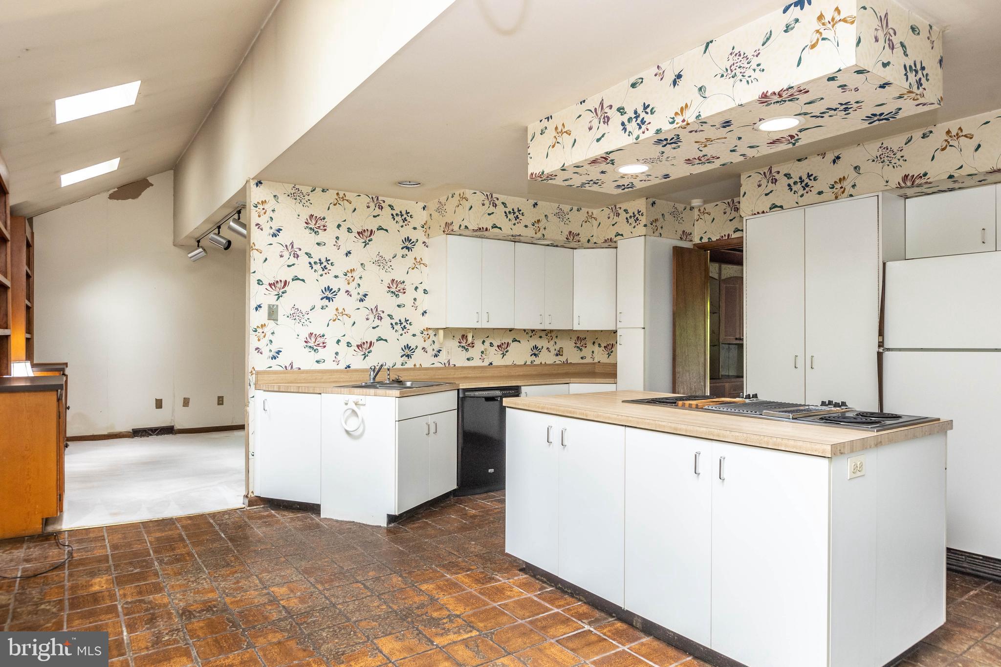 CHESTNUT RIDGE - Residential