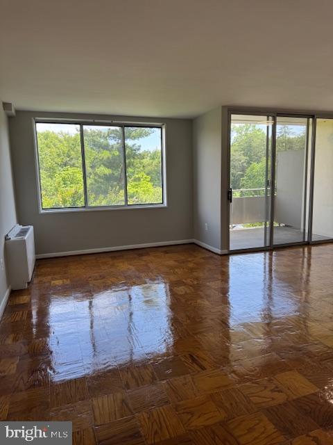 RIVER TOWERS - Residential Lease