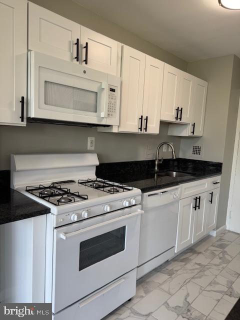 RIVER TOWERS - Residential Lease