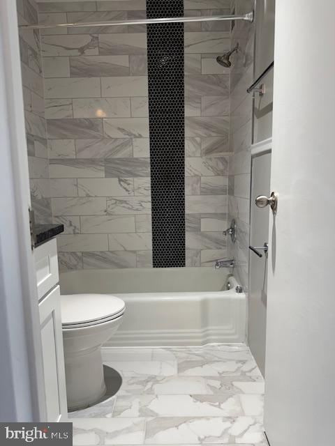 RIVER TOWERS - Residential Lease