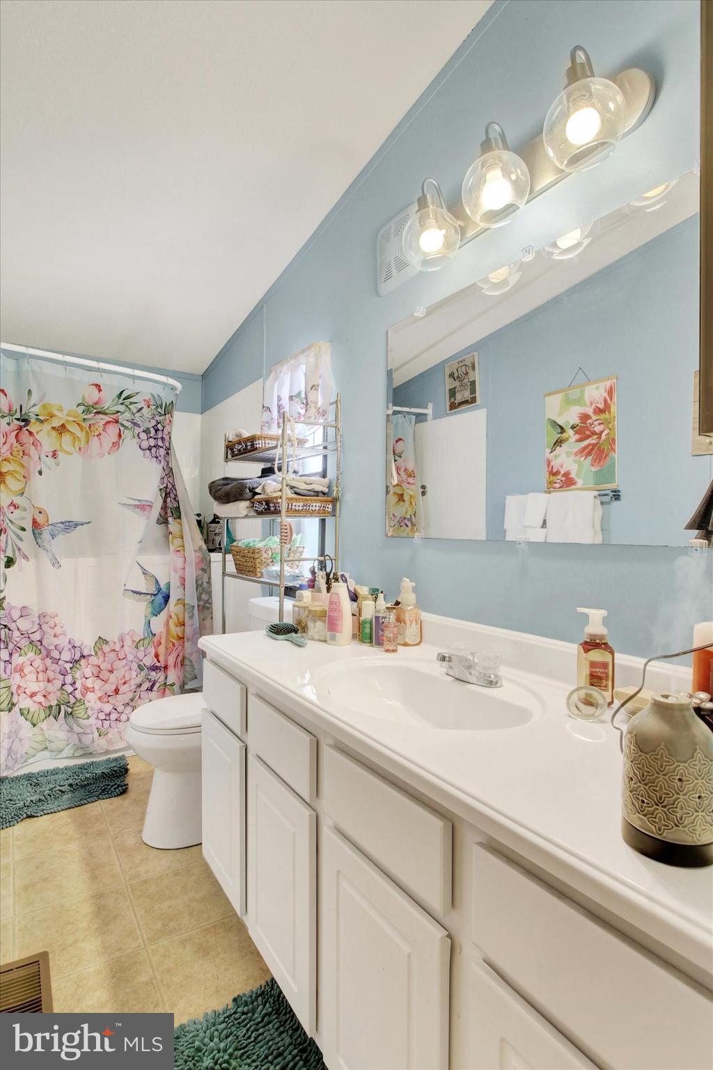 LINCOLN ESTATES - Residential