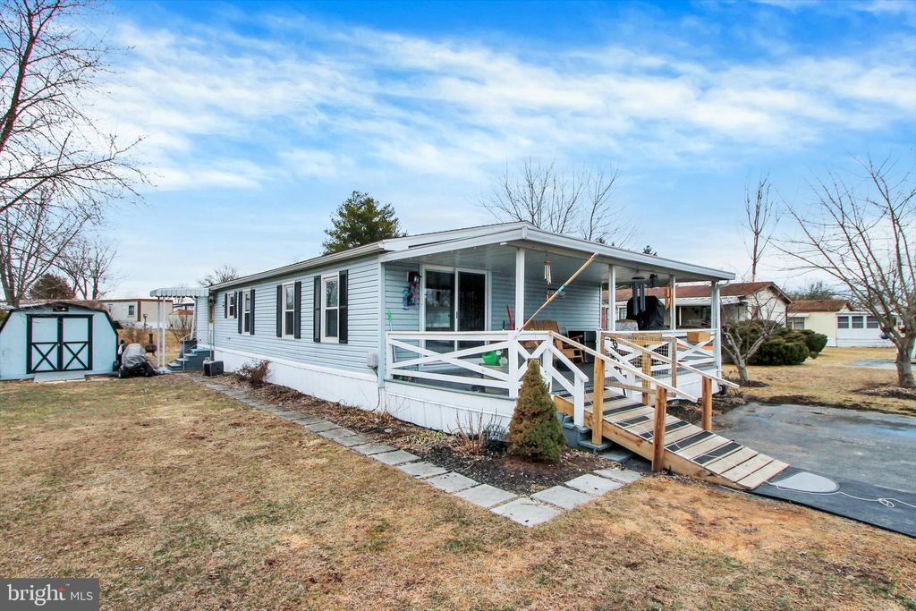 Photo of 252 Lane Avenue, GETTYSBURG, PA 17325 (MLS # PAAD2022100)