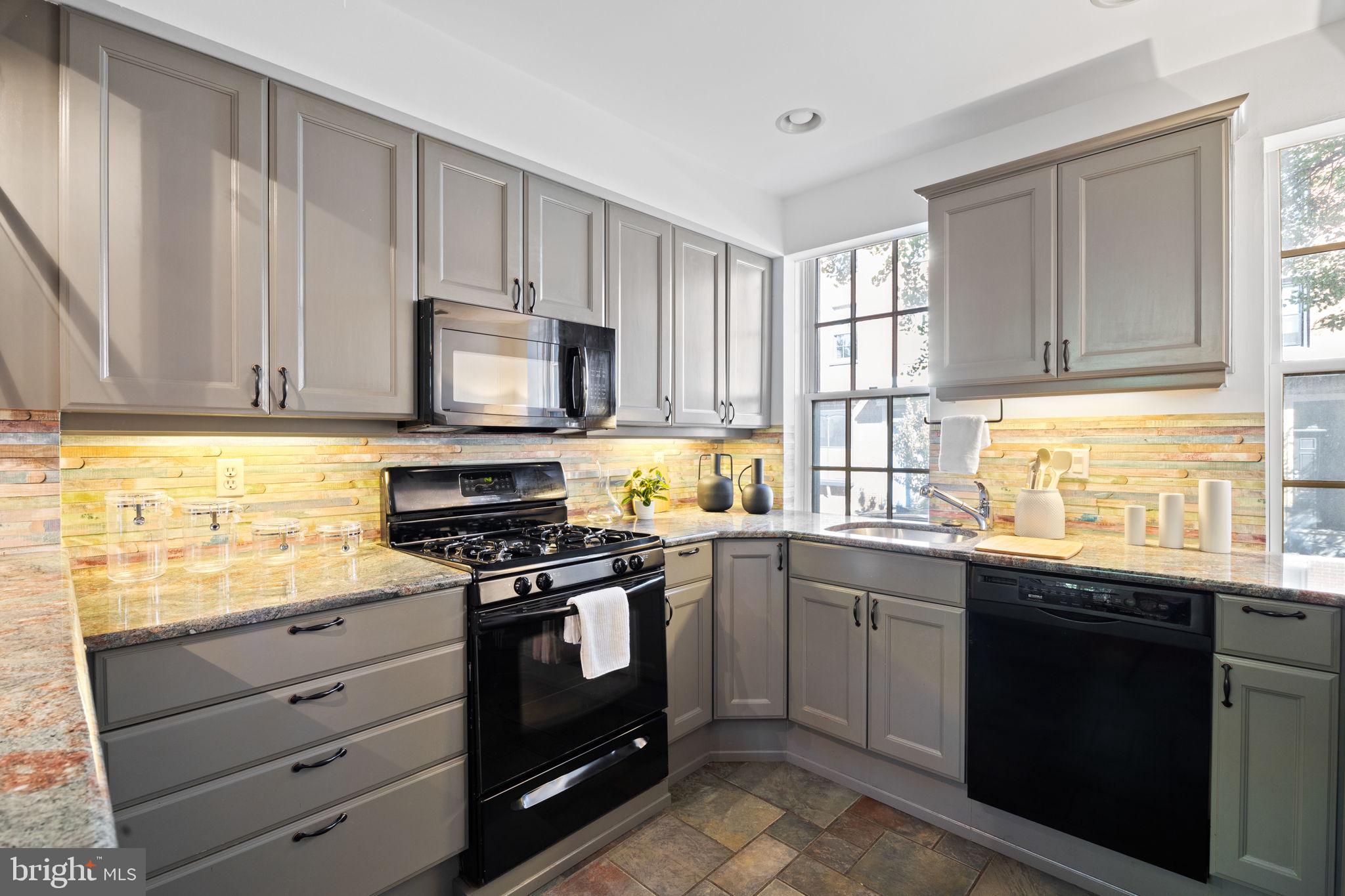 WASHINGTON SQ WEST - Residential