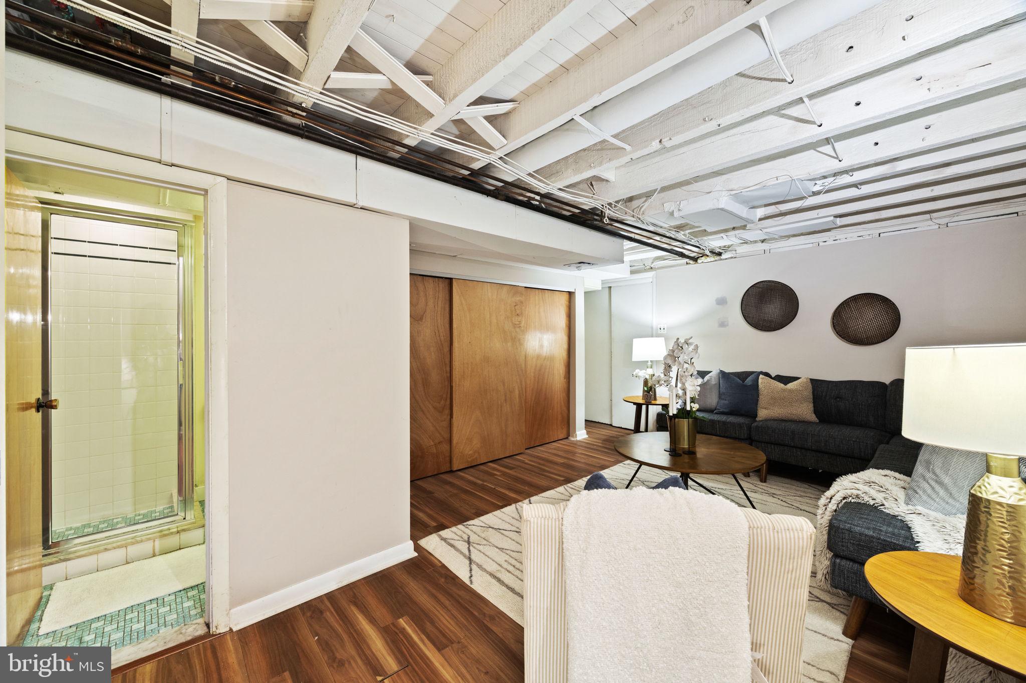 WASHINGTON SQ WEST - Residential