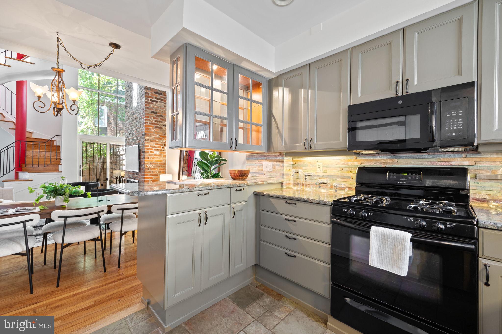 WASHINGTON SQ WEST - Residential