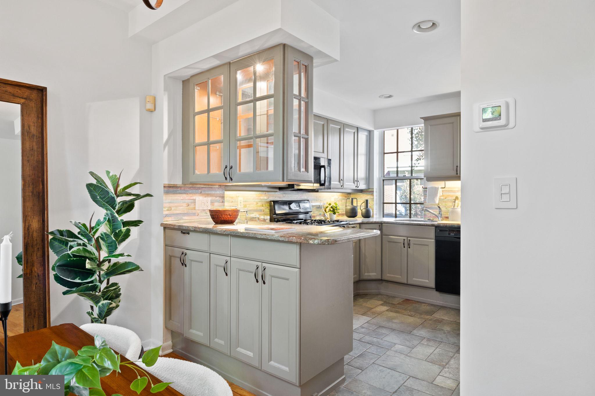 WASHINGTON SQ WEST - Residential