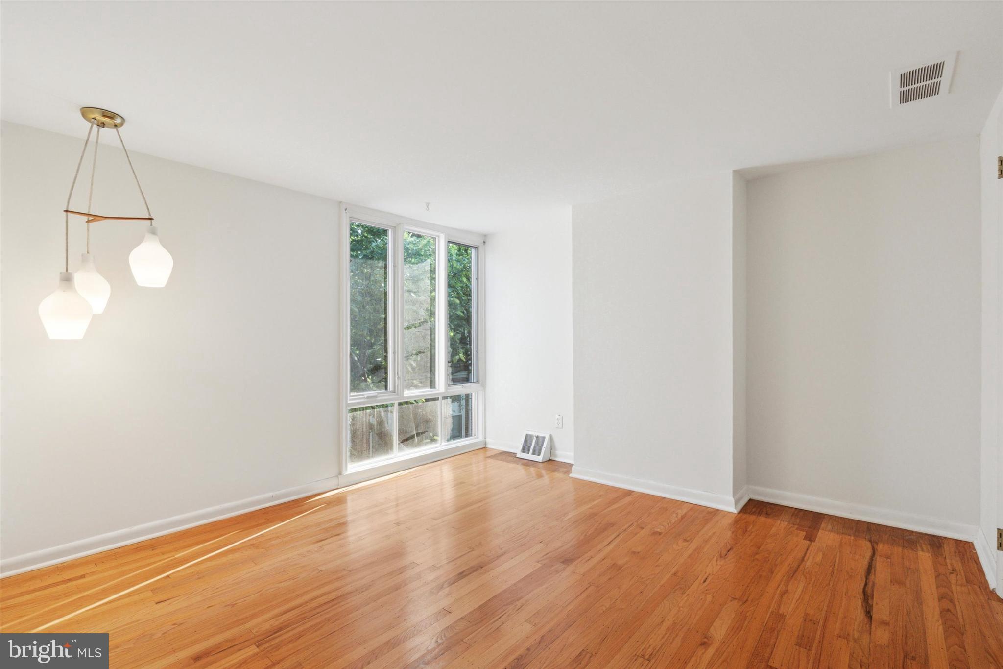 WASHINGTON SQ WEST - Residential