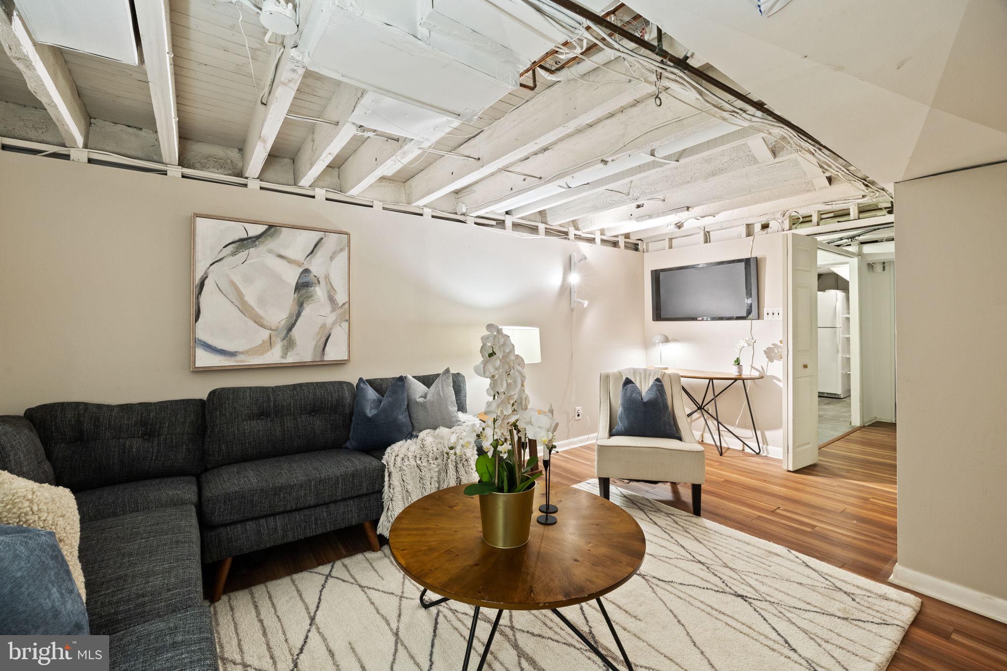 WASHINGTON SQ WEST - Residential