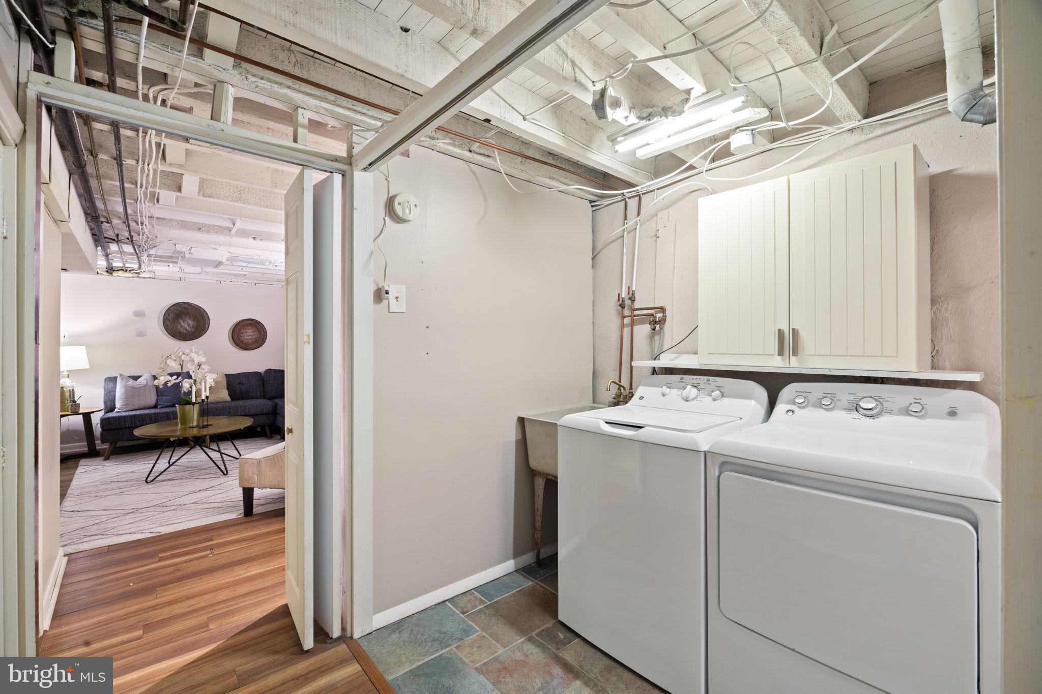 WASHINGTON SQ WEST - Residential