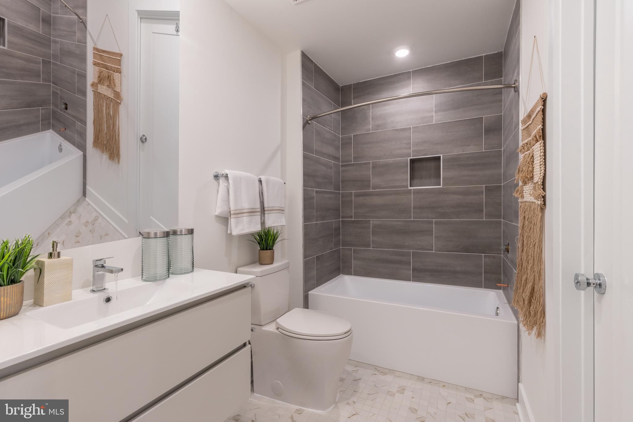 GERMANTOWN - Residential Lease