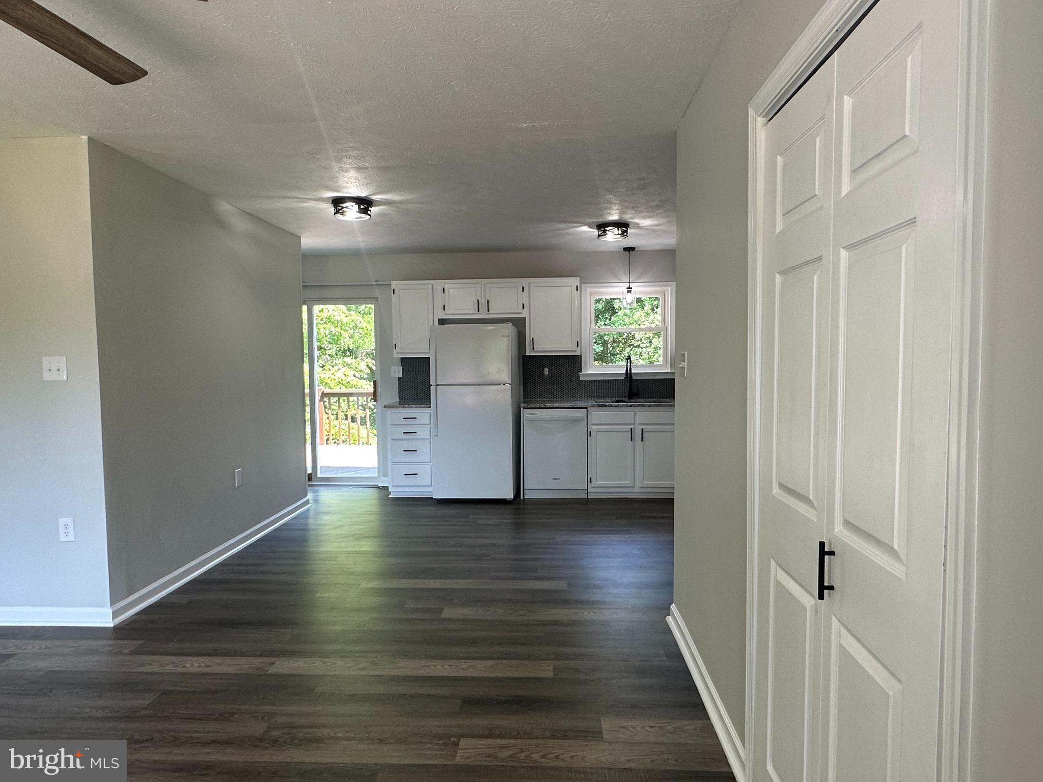 LAUREL RIDGE - Residential Lease