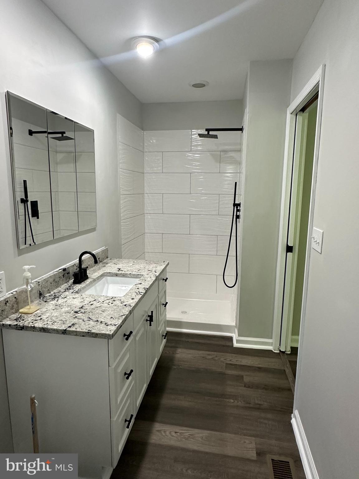 LAUREL RIDGE - Residential Lease