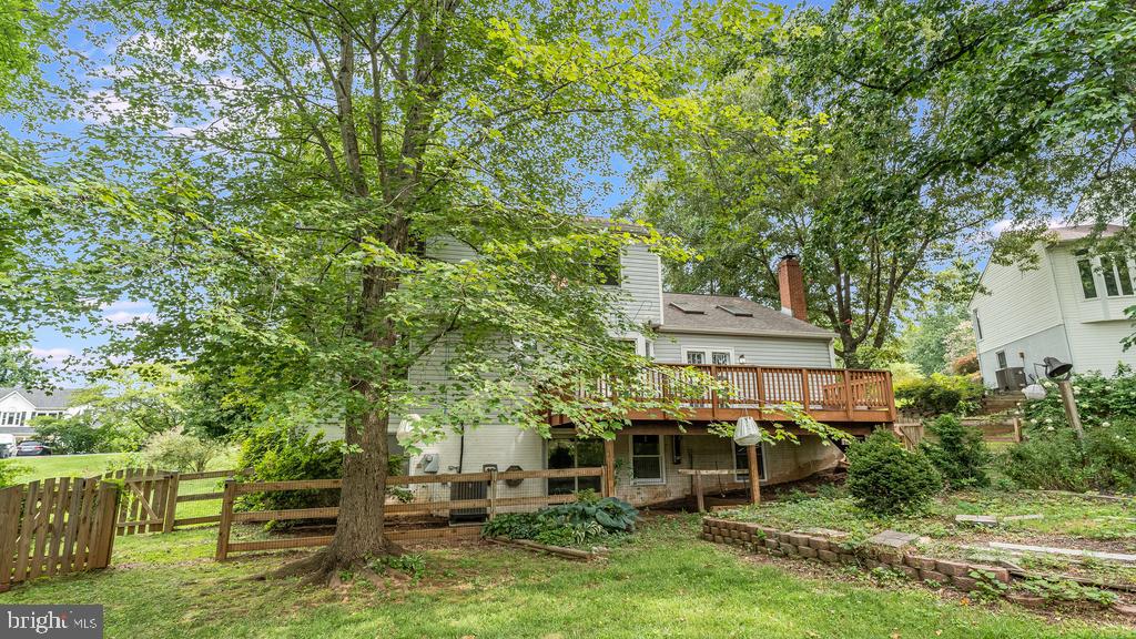 VISTA WOODS - Residential