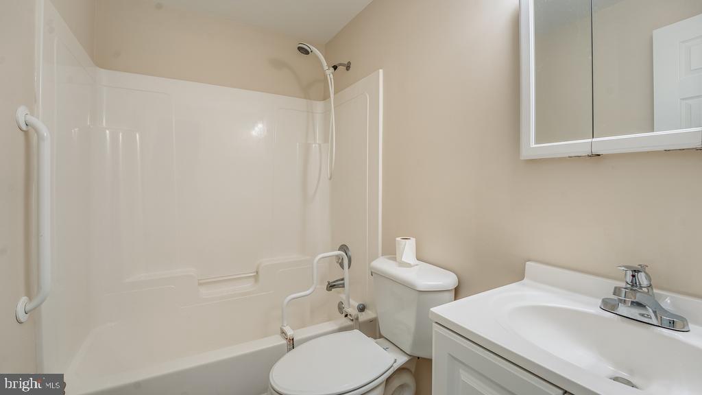 VISTA WOODS - Residential