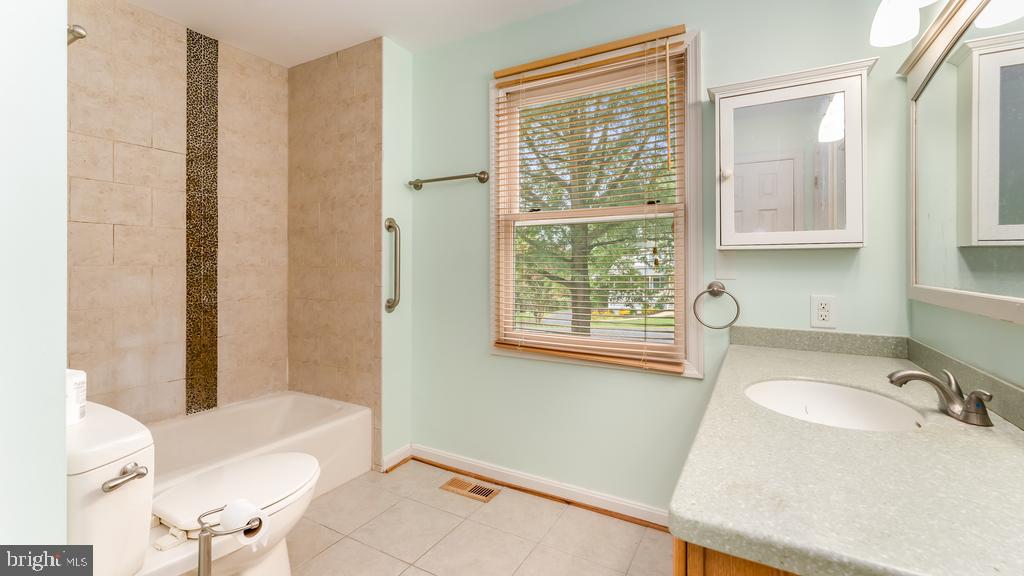 VISTA WOODS - Residential