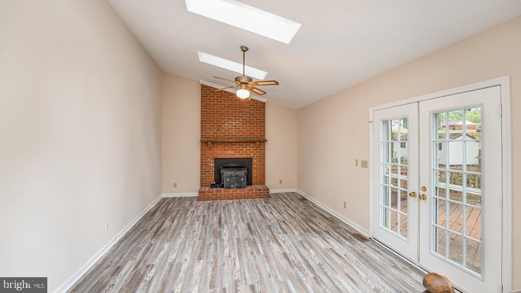 VISTA WOODS - Residential