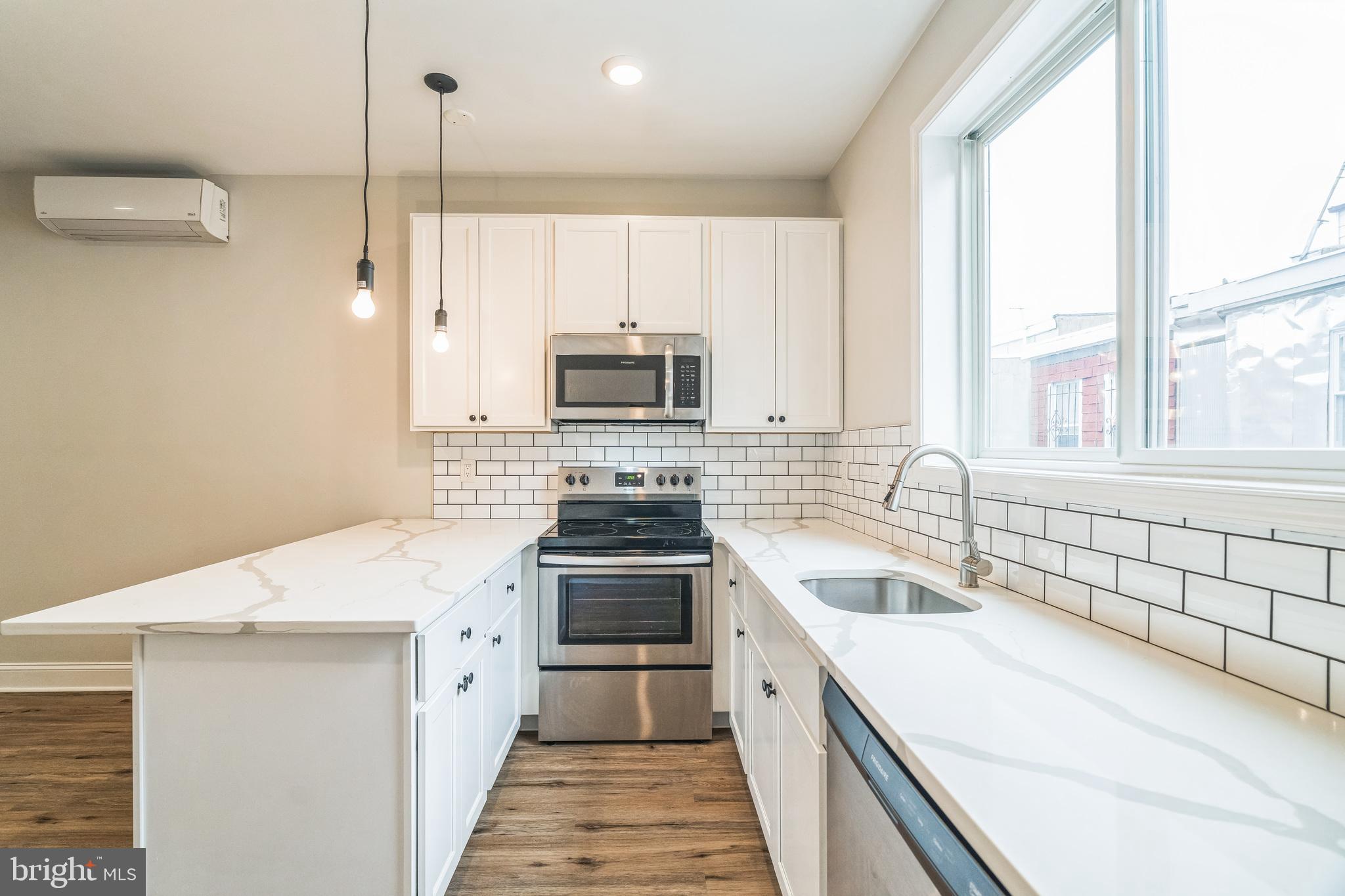 LOWER MOYAMENSING - Residential Lease