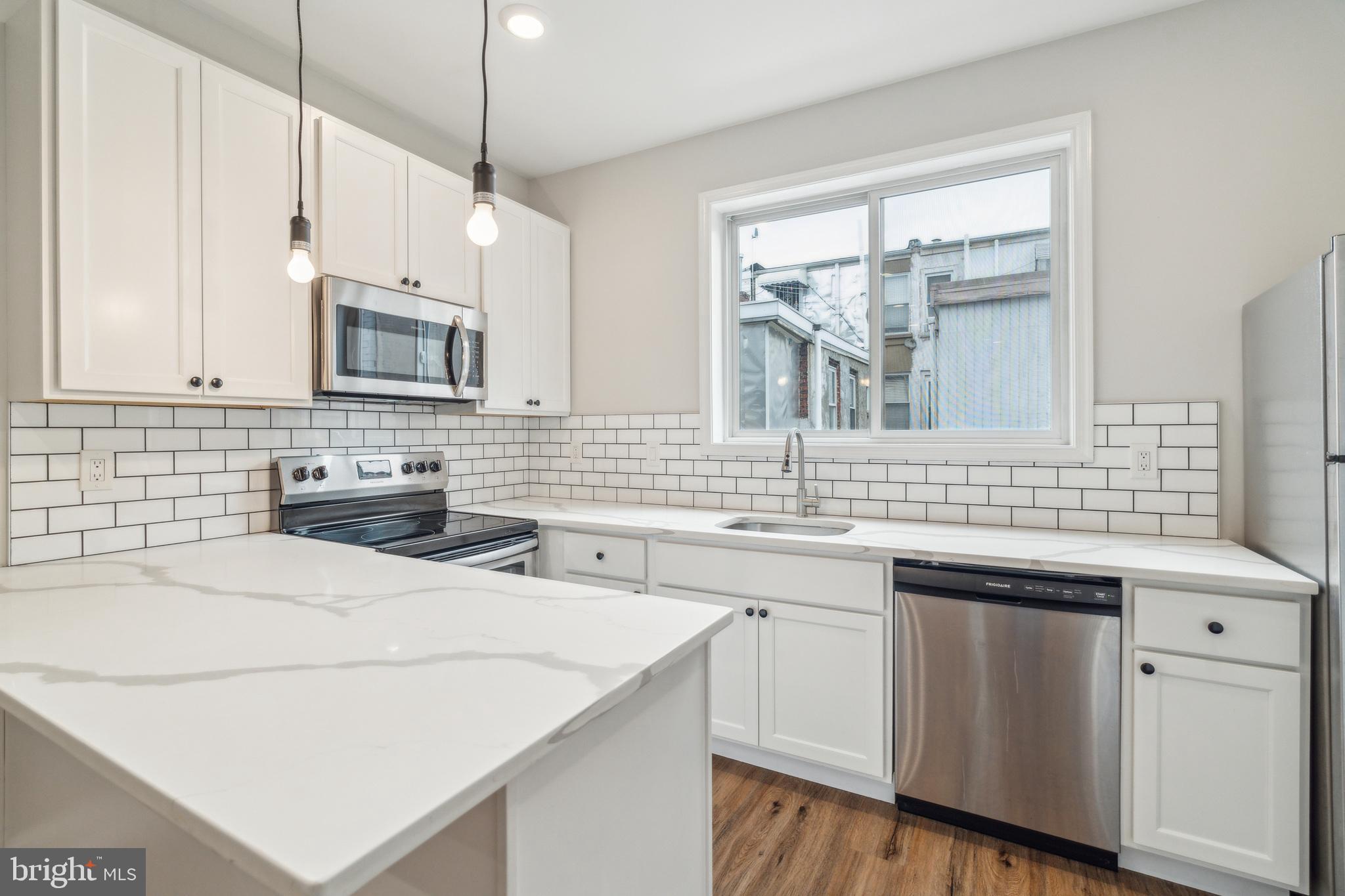 LOWER MOYAMENSING - Residential Lease