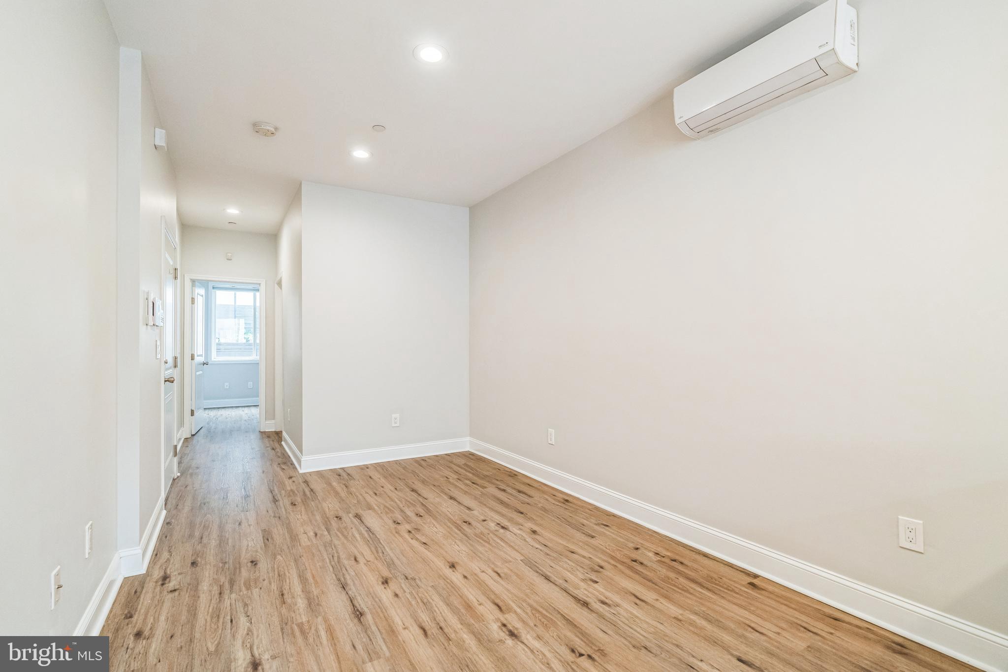 LOWER MOYAMENSING - Residential Lease