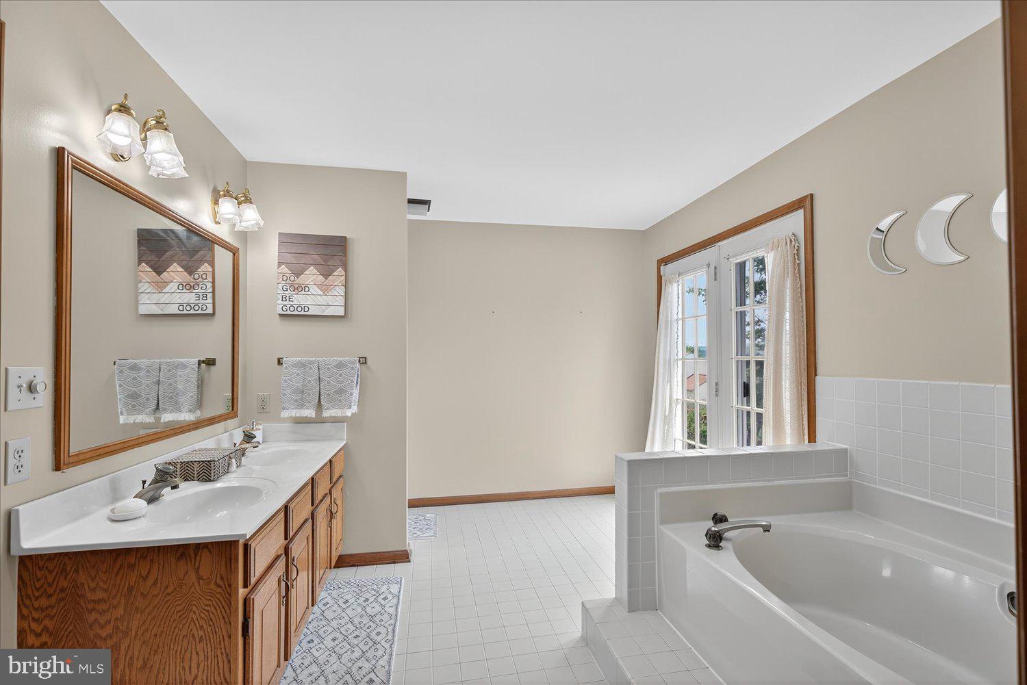 QUAIL HOLLOW - Residential