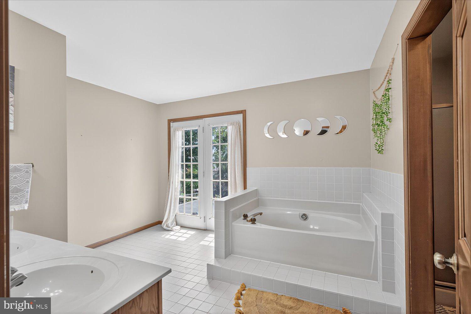 QUAIL HOLLOW - Residential