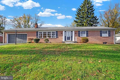 Property image for 250 N Lynbrook Drive N, York, PA 17402