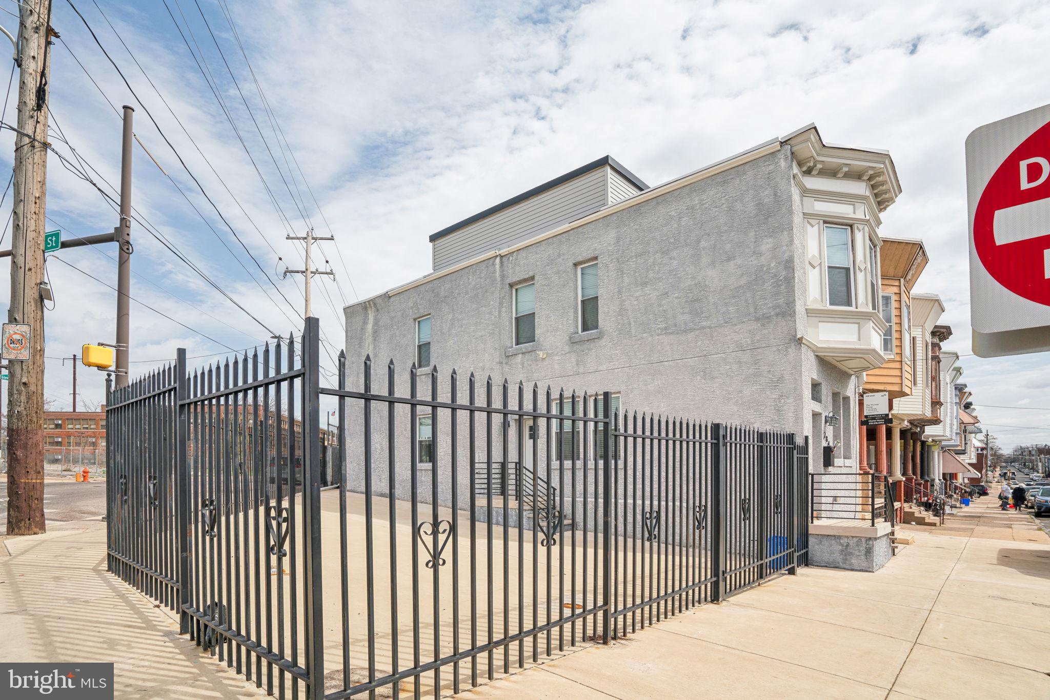 2843 W MONTGOMERY AVENUE