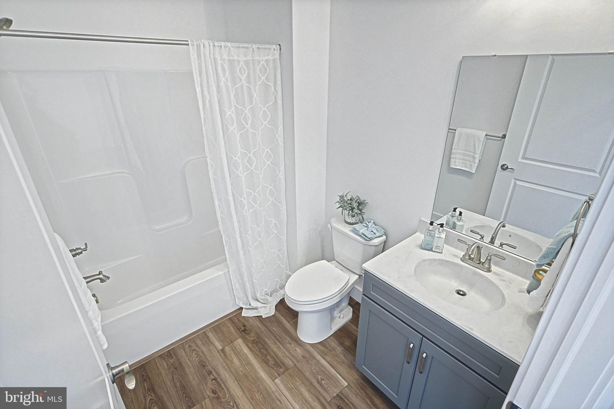 HOME TOWNE SQUARE - Residential