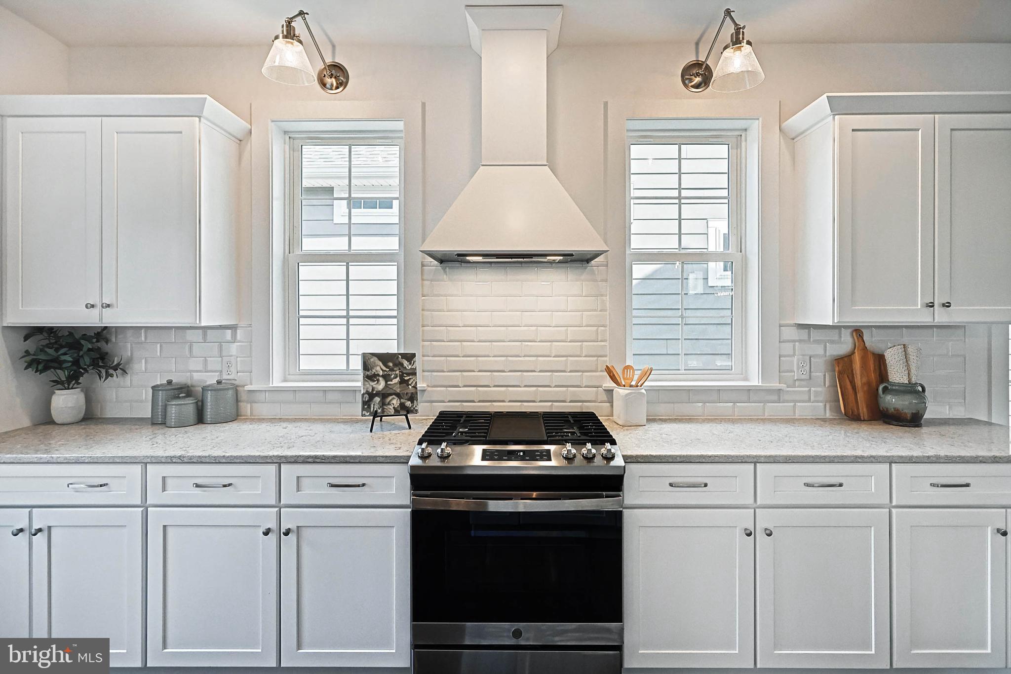 HOME TOWNE SQUARE - Residential