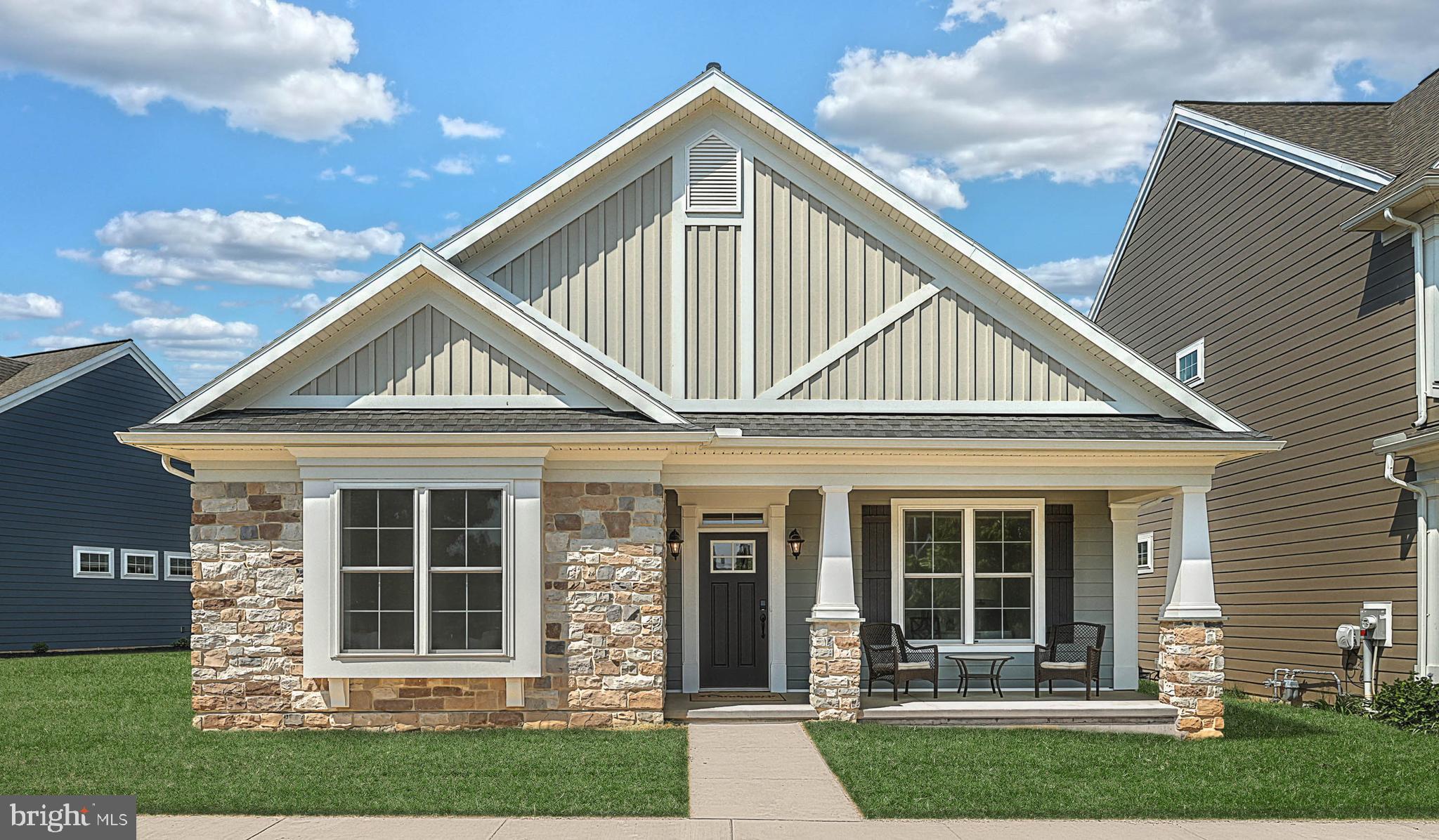 HOME TOWNE SQUARE - Residential