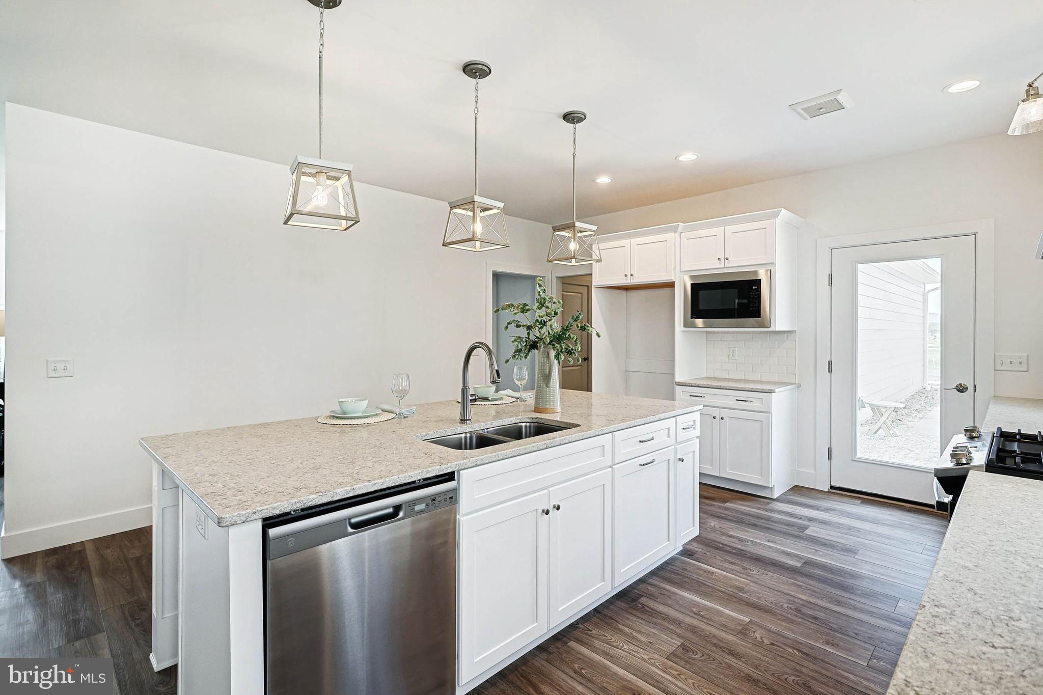 HOME TOWNE SQUARE - Residential