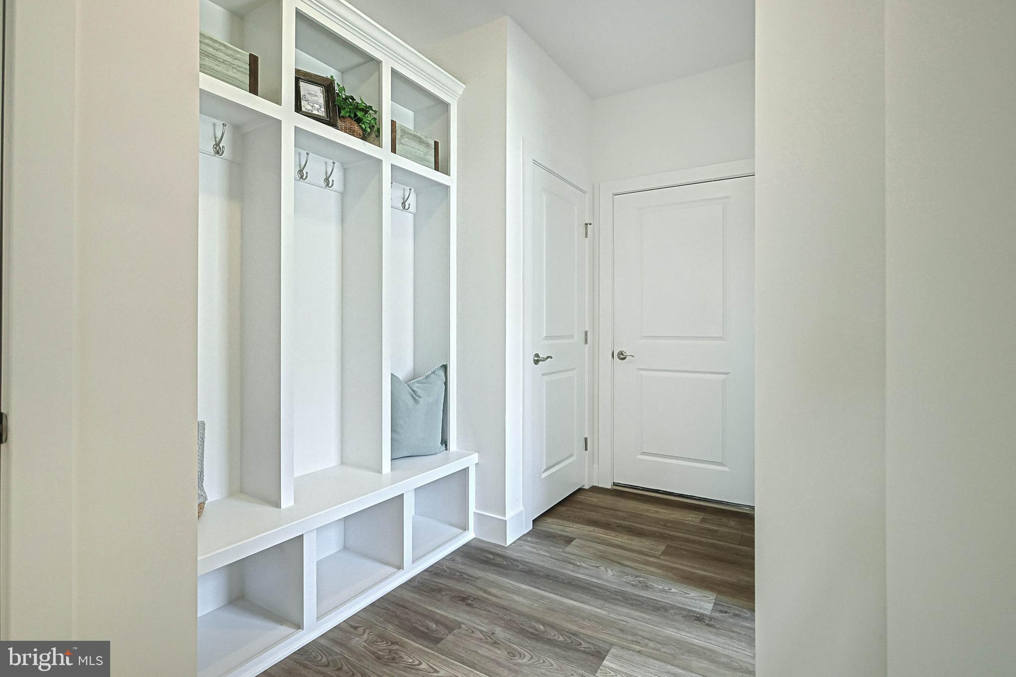 HOME TOWNE SQUARE - Residential