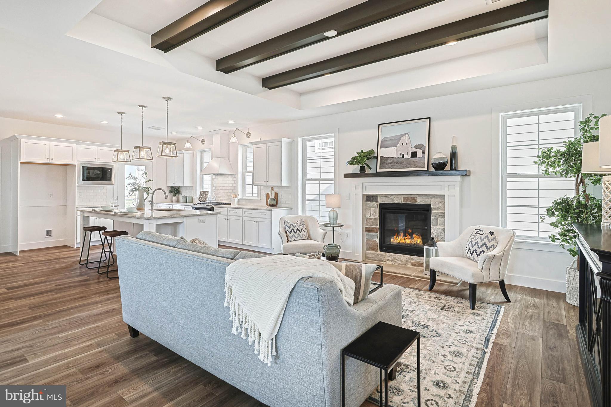 HOME TOWNE SQUARE - Residential