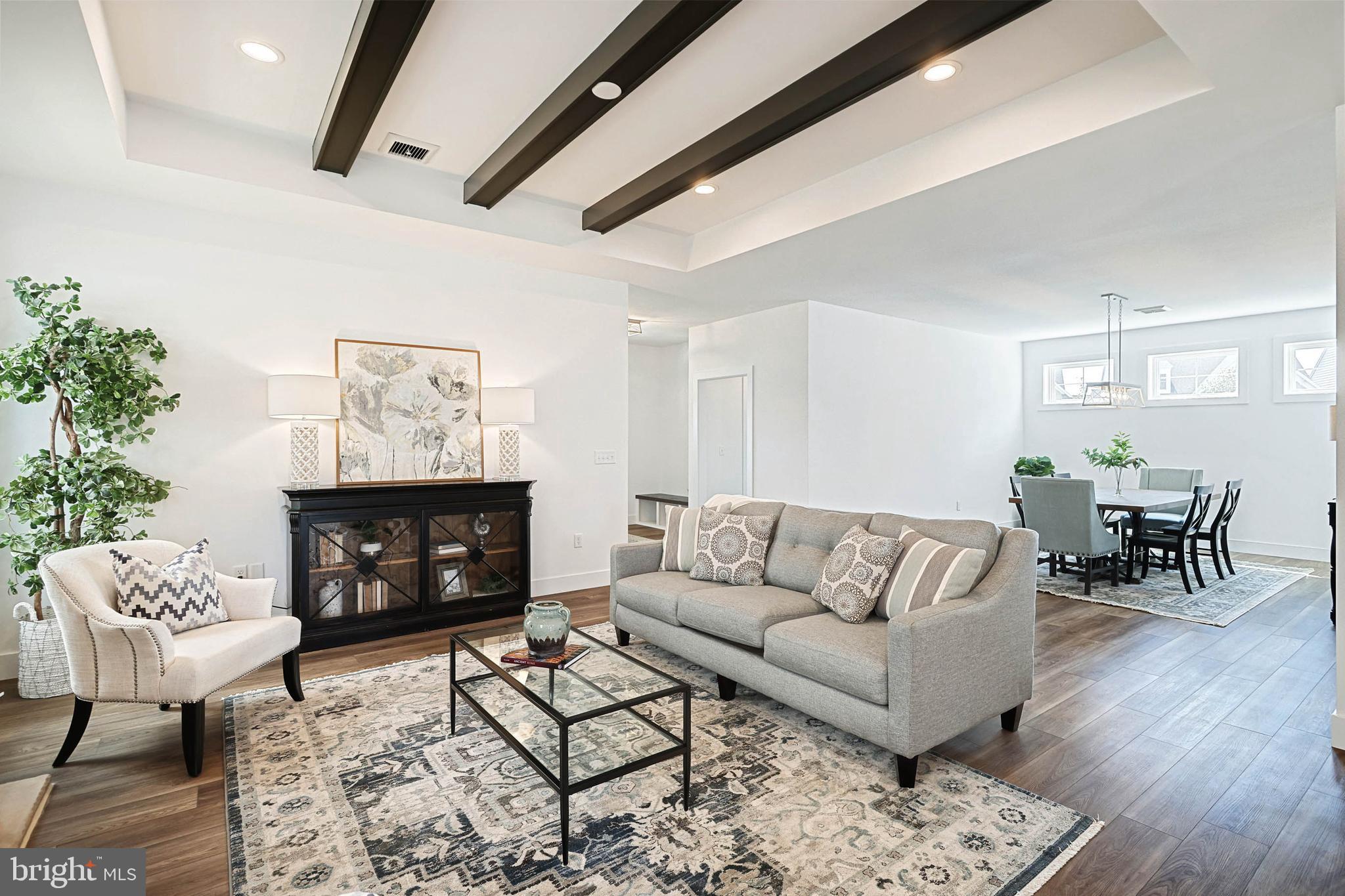 HOME TOWNE SQUARE - Residential