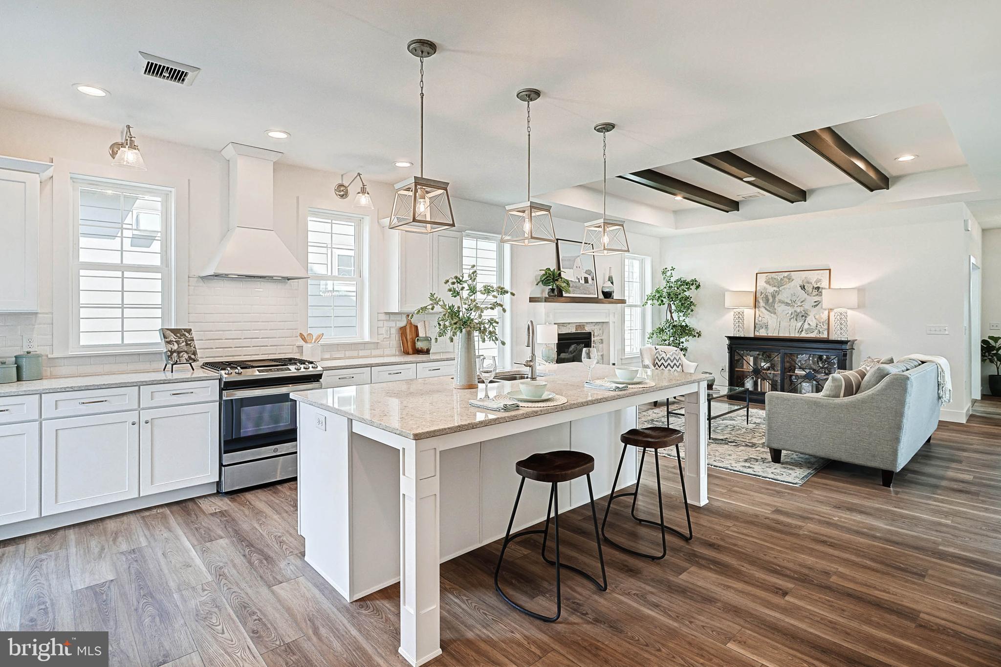 HOME TOWNE SQUARE - Residential